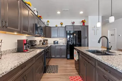 3253 S Lincoln Ln, Syracuse, UT 84075 - Photo 13