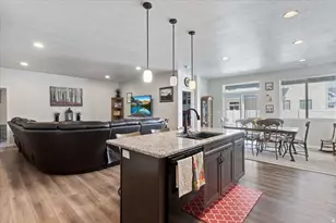 3253 S Lincoln Ln, Syracuse, UT 84075 - Photo 9