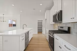 1026 E Coyote Crest Dr, Washington, UT 84780 - Photo 7