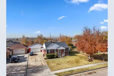 5345 S 2425 W, Roy, UT 84067 - Photo 7