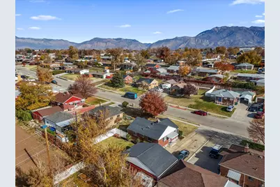 5345 S 2425 W, Roy, UT 84067 - Photo 9