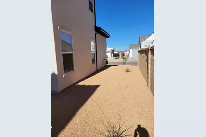 663 W Green Mountain Dr, Saint George, UT 84790 - Photo 37