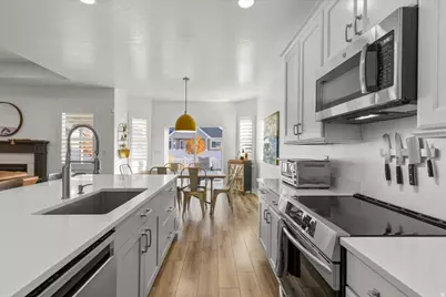 889 W Sagewood Dr, Stansbury Park, UT 84074 - Photo 17