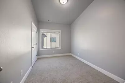 5509 W Sicily Dr, Highland, UT 84003 - Photo 25