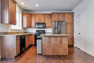 12501 S Falls Creek Rd W, Riverton, UT 84065 - Photo 7