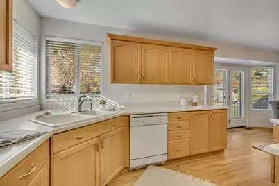 9414 S 1980 W, South Jordan, UT 84095 - Photo 11