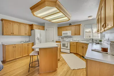 9414 S 1980 W, South Jordan, UT 84095 - Photo 13