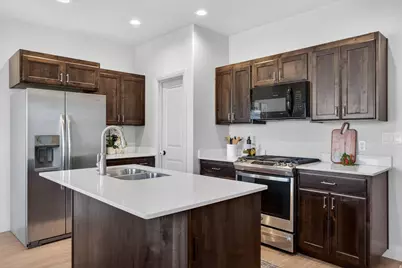 812 N Old Fort Dr, Spanish Fork, UT 84660 - Photo 3