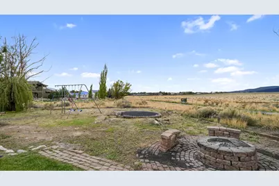 9141 N Canyon Wash Dr, Eagle Mountain, UT 84005 - Photo 13