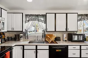 9888 S 475 E, Sandy, UT 84070 - Photo 15