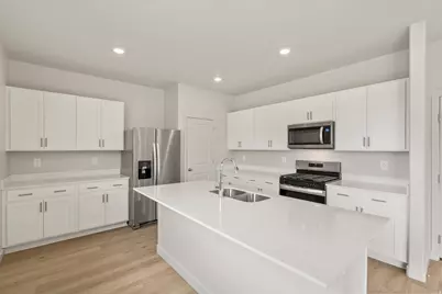 933 N 200 E #32, Santaquin, UT 84655 - Photo 17