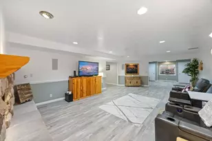 1937 E Wasatch Blvd, Sandy, UT 84092 - Photo 21