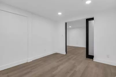 941 E Carnation Dr, Sandy, UT 84094 - Photo 15