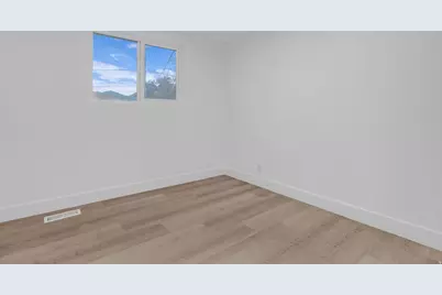 941 E Carnation Dr, Sandy, UT 84094 - Photo 11