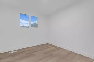 941 E Carnation Dr, Sandy, UT 84094 - Photo 11