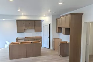 763 N Pheasantbrook Dr, Centerville, UT 84014 - Photo 5