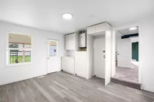 942 E Gentile St, Layton, UT 84041 - Photo 17