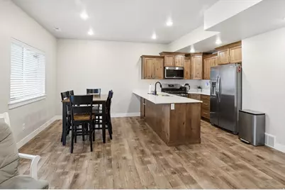 303 N Canterbury Way W, Clearfield, UT 84015 - Photo 13