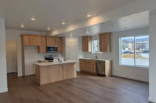 751 N Pheasantbrook Dr, Centerville, UT 84014 - Photo 1