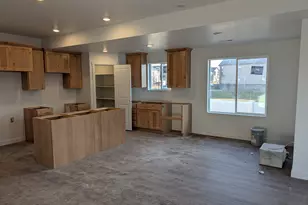 751 N Pheasantbrook Dr, Centerville, UT 84014 - Photo 3