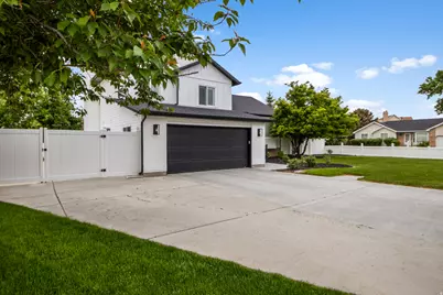 10932 S Segovia Cir, Sandy, UT 84094 - Photo 3