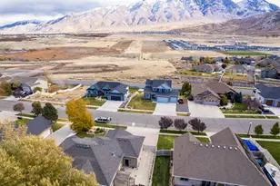 1126 S Valley View Dr W, Santaquin, UT 84655 - Photo 9