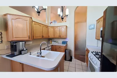 107 Pebble Beach Dr, Stansbury Park, UT 84074 - Photo 17