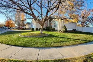 107 Pebble Beach Dr, Stansbury Park, UT 84074 - Photo 5