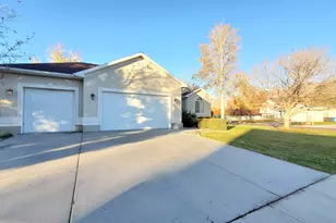 107 Pebble Beach Dr, Stansbury Park, UT 84074 - Photo 49