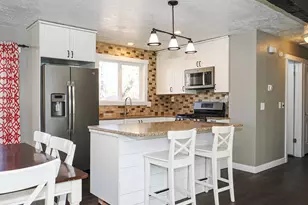 735 E Dusty Creek Ave, Sandy, UT 84094 - Photo 17