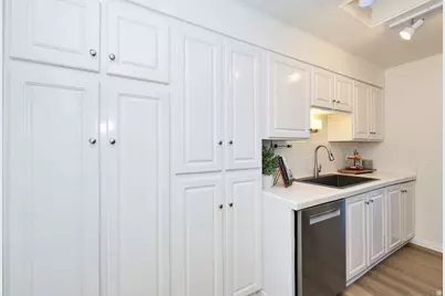 4755 S Wallace Ln, Holladay, UT 84117 - Photo 23