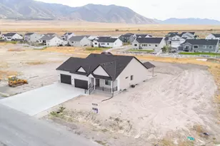 1214 E Highline Rd, Lake Point, UT 84074 - Photo 17