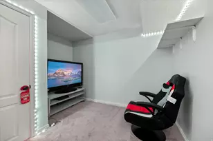 1077 E 8320 S, Sandy, UT 84094 - Photo 17