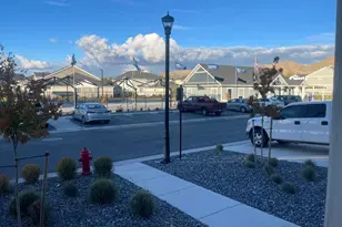 1786 E Eagle Ln, Eagle Mountain, UT 84005 - Photo 33