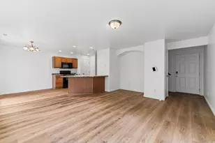 1282 N Lily Pad Dr, Spanish Fork, UT 84660 - Photo 3