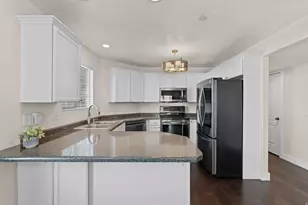 196 E Spencer Peak Way, Draper, UT 84020 - Photo 9