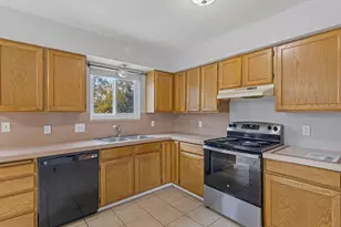 5281 W Saguaro Dr S, West Jordan, UT 84081 - Photo 7