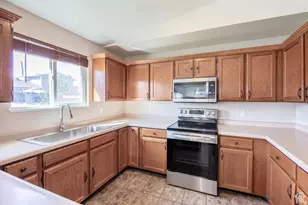 3255 W 5860 S, Taylorsville, UT 84129 - Photo 3