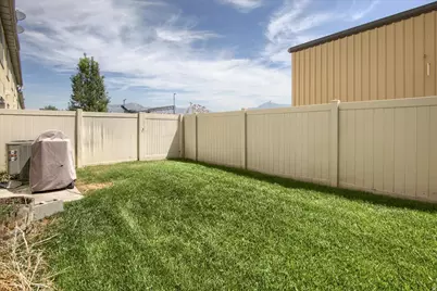 2488 S Andover St, West Haven, UT 84401 - Photo 25