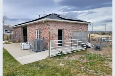 2428 W Silverpoint Way S, Bluffdale, UT 84065 - Photo 35