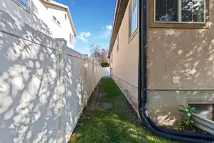 330 W Paradiso Ln, Centerville, UT 84014 - Photo 27