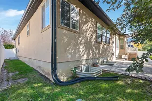 330 W Paradiso Ln, Centerville, UT 84014 - Photo 25