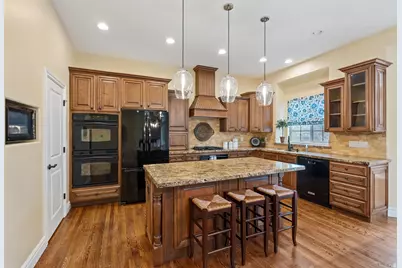 330 W Paradiso Ln, Centerville, UT 84014 - Photo 5