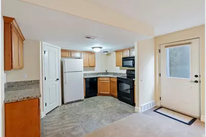 330 W Paradiso Ln, Centerville, UT 84014 - Photo 17