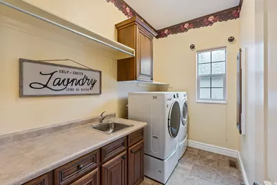 330 W Paradiso Ln, Centerville, UT 84014 - Photo 11