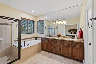 330 W Paradiso Ln, Centerville, UT 84014 - Photo 13