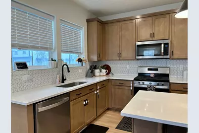 9399 N Vernham Ln, Eagle Mountain, UT 84005 - Photo 5