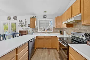 3277 W 13120 S, Riverton, UT 84065 - Photo 13