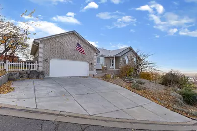638 E Scenic Hills Dr N, North Salt Lake, UT 84054 - Photo 3