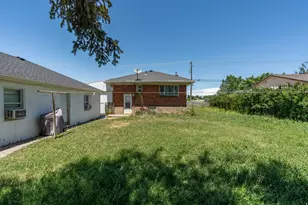 921 W 2700 S, Syracuse, UT 84075 - Photo 7
